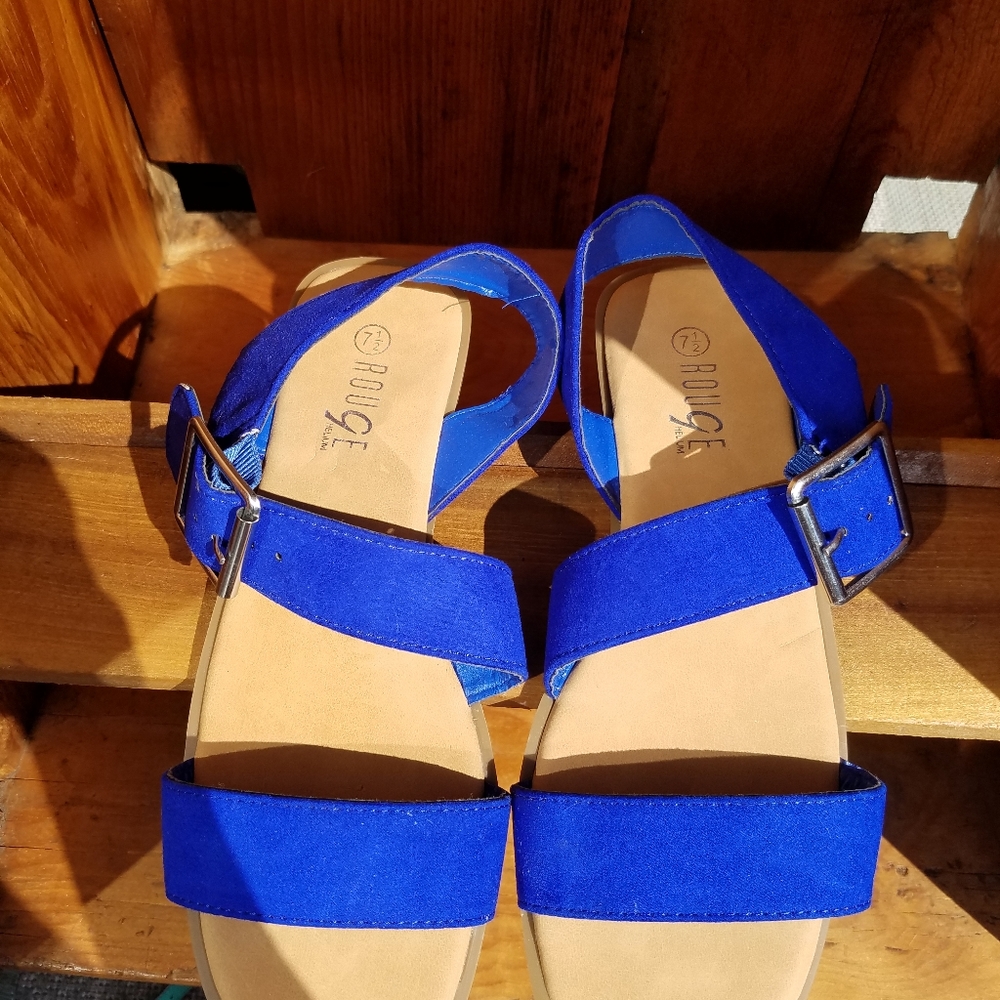 NWOT Sandals
